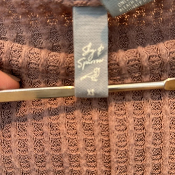 SKY & SPARROW Twist Front Thermal Top - Picture 7 of 7